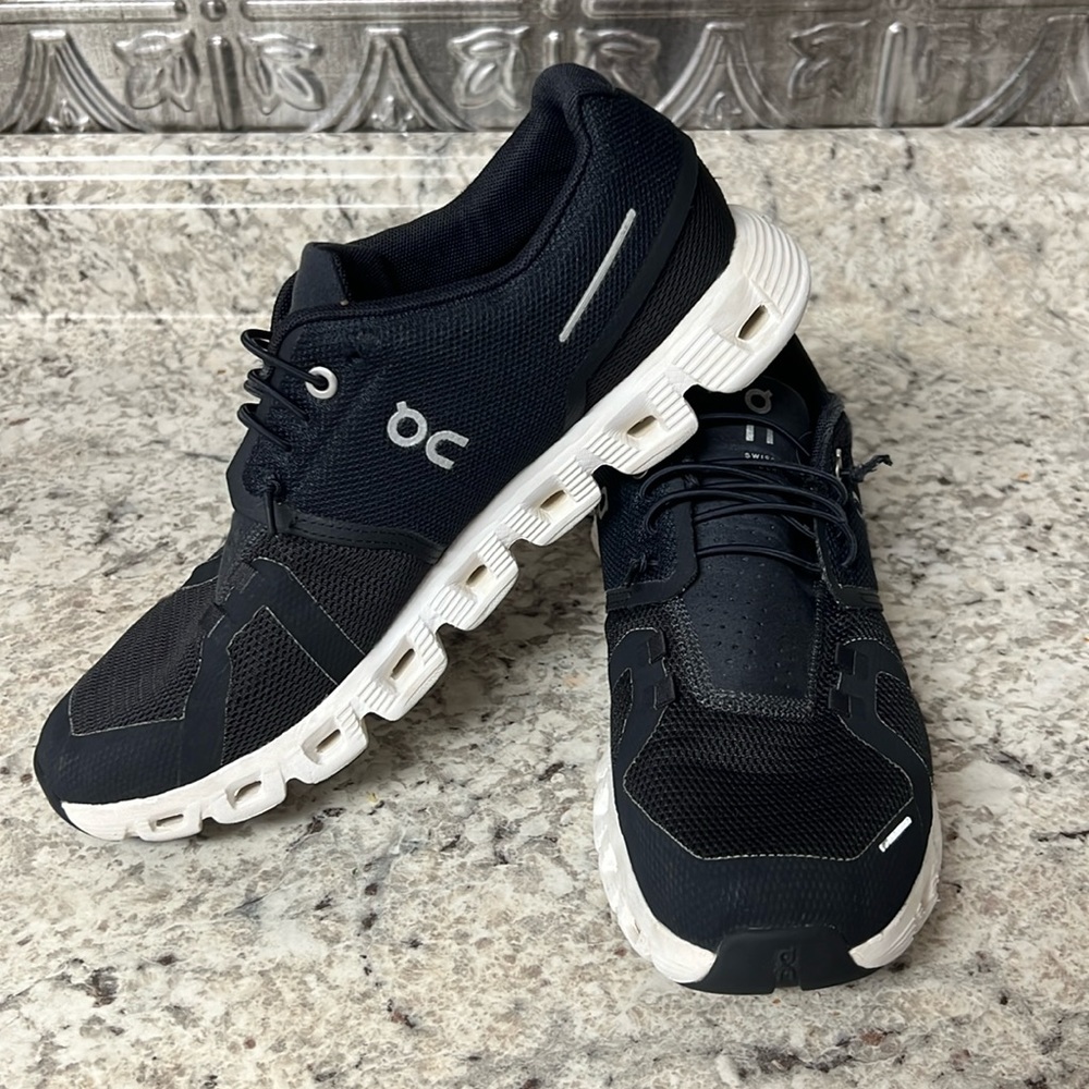 On Cloud size 9.5